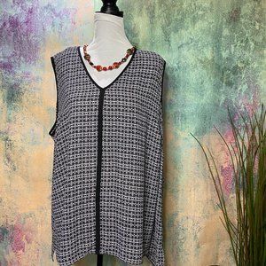 📌Violet & Claire Sleeveless V-Neckline Top with Black Hem